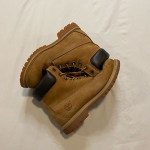 SOLD Timberland boots women’s size 8.5